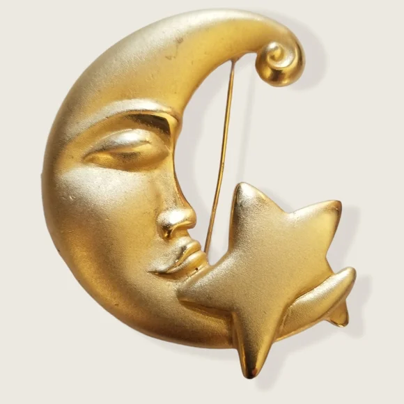Vintage 1970s Matte Gold Tone Moon and Star Brooch - Picture 7 of 12
